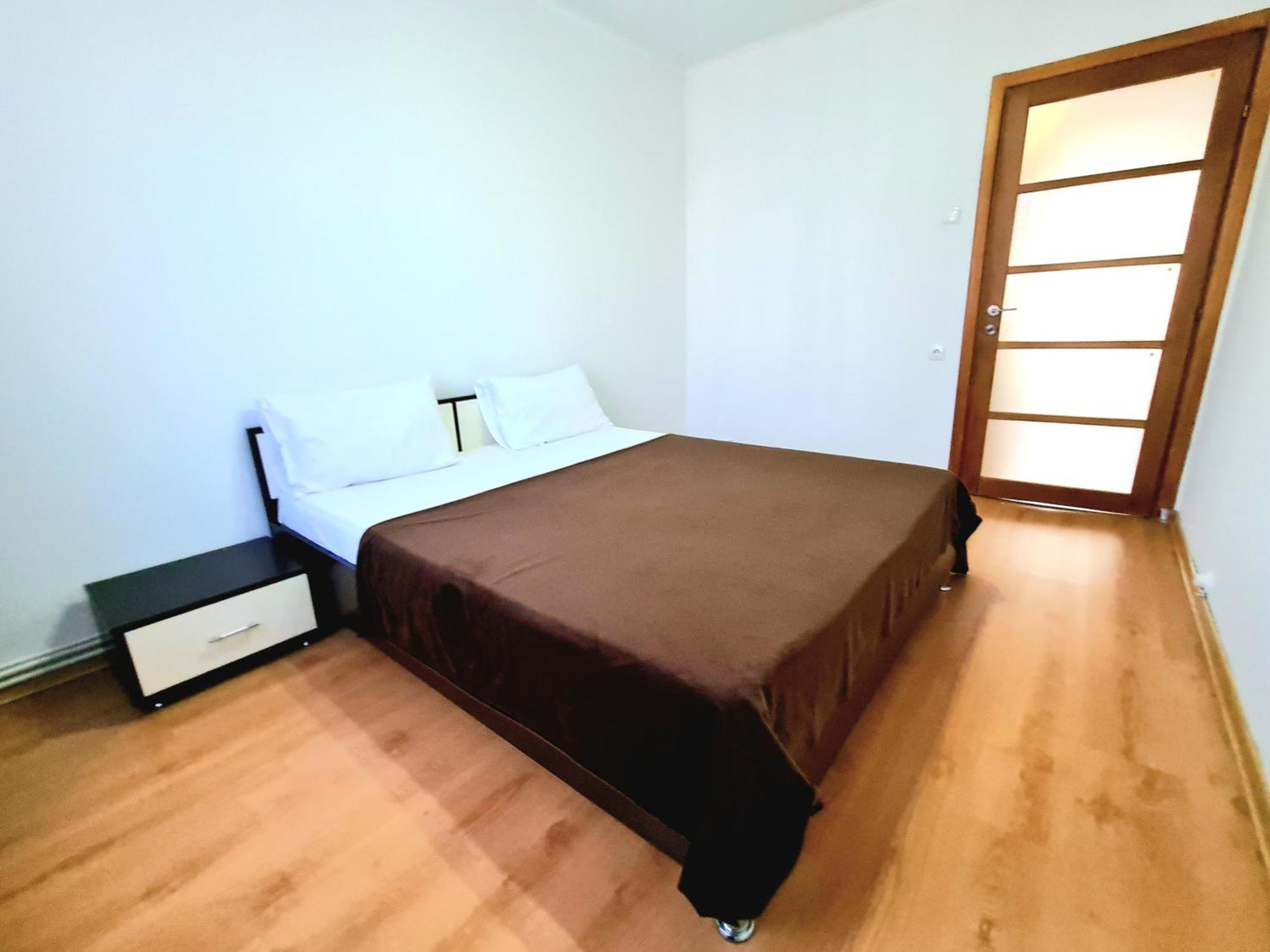Apartament 2 Bedrooms, Botanica Kischinau Exterior foto